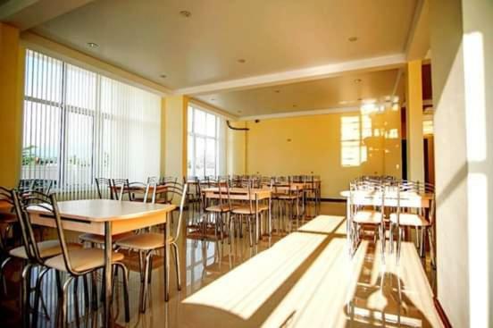 Sariya Hotel Kheivani Экстерьер фото