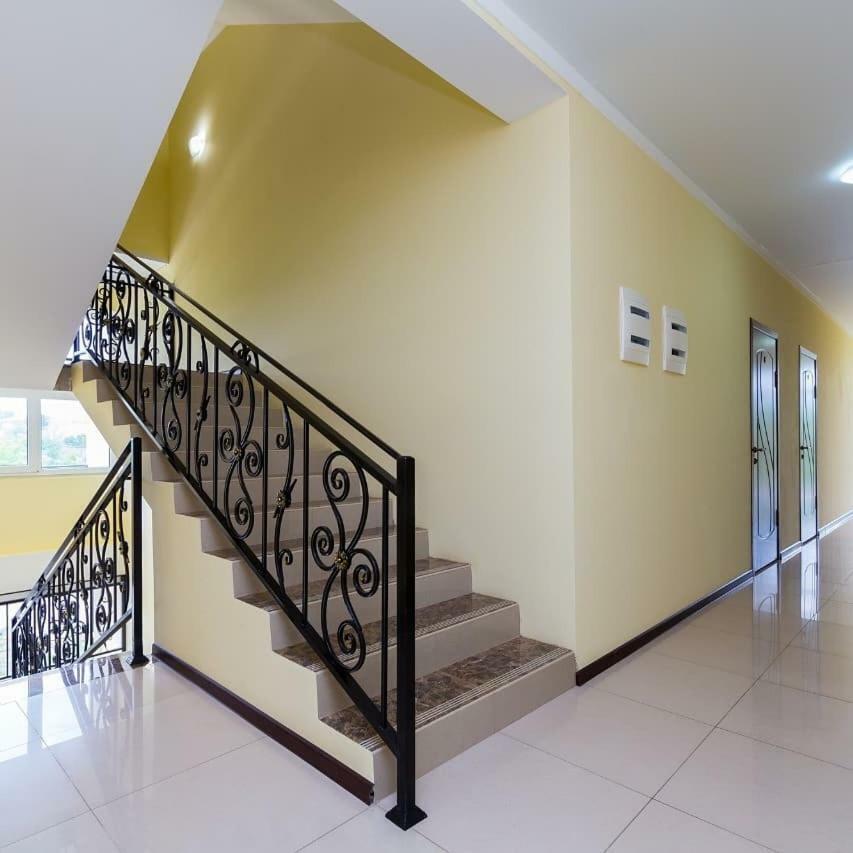 Sariya Hotel Kheivani Экстерьер фото